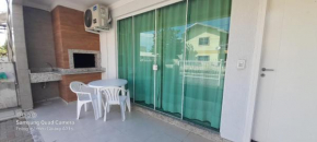 Casa com 02 quartos, Meia Praia - Itapema